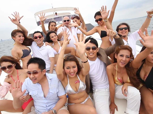 The Best Beach Clubs for a Bachelor Party in Dubai