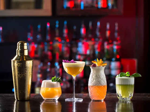 The Best Cocktail Bars in Dubai: Night Life for Mixology Masters