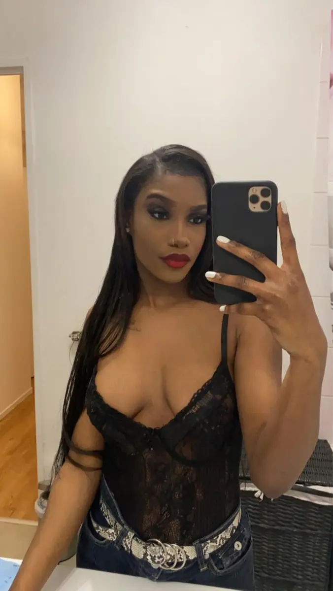 Alia escort in Dubai