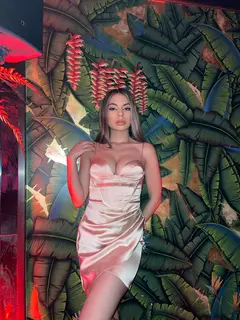 CHLOE escort in Dubai