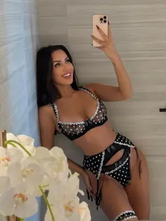 Emira escort in Dubai