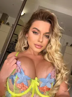 Isa escort in Dubai