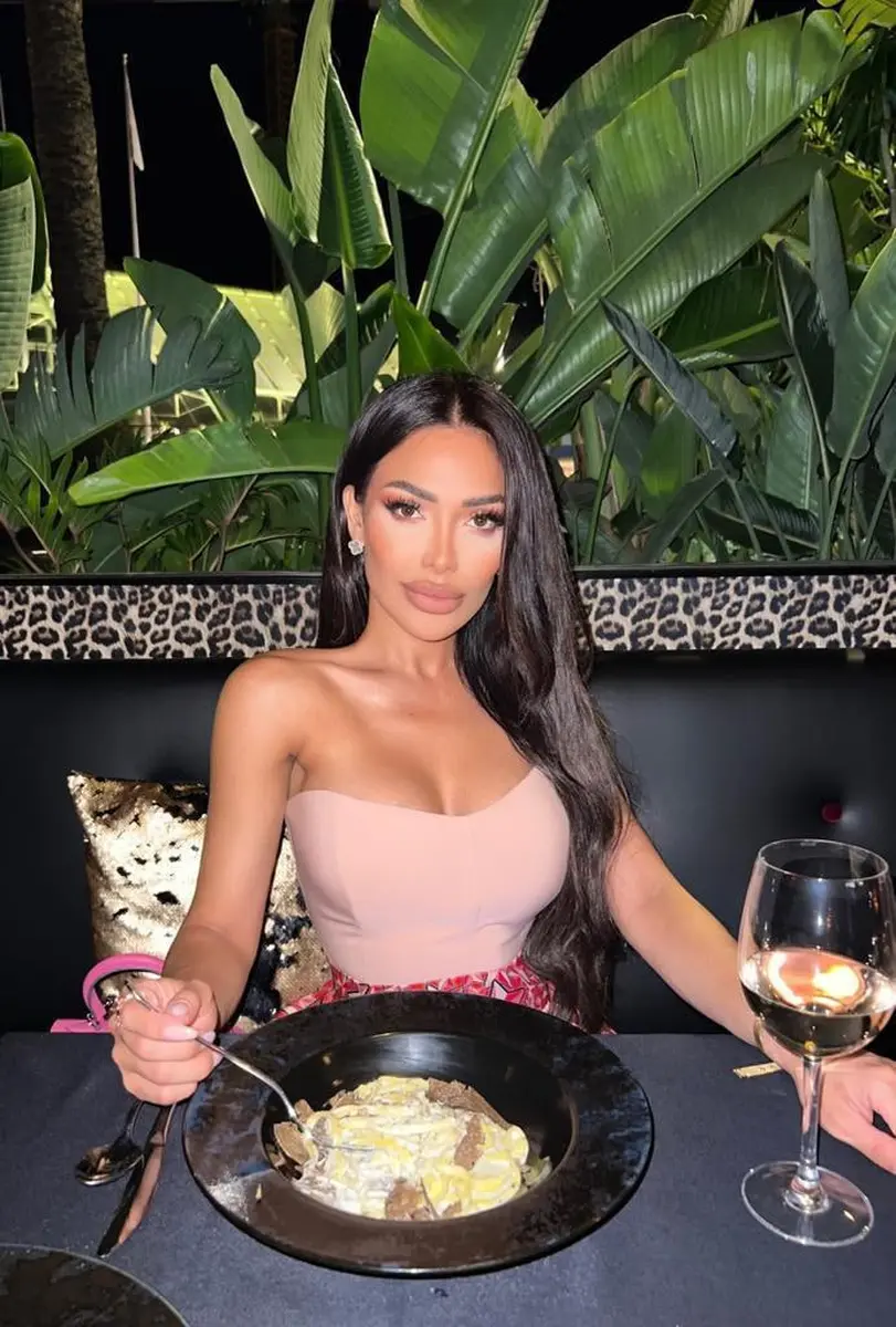 Luz escort in Dubai