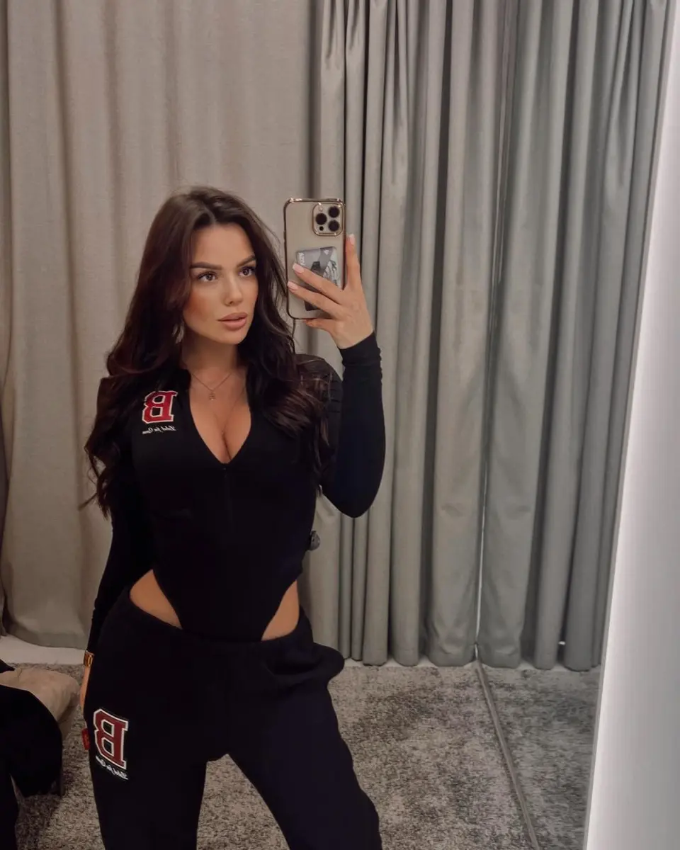Mira escort in Dubai