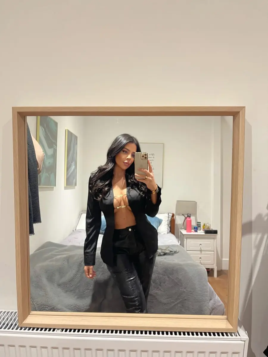 Sonia escort in Dubai