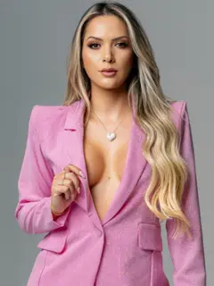 VICTORIA escort in Dubai